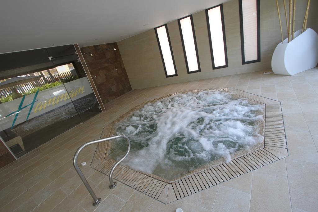 Apartamentos Cambrils Playa Spa エクステリア 写真